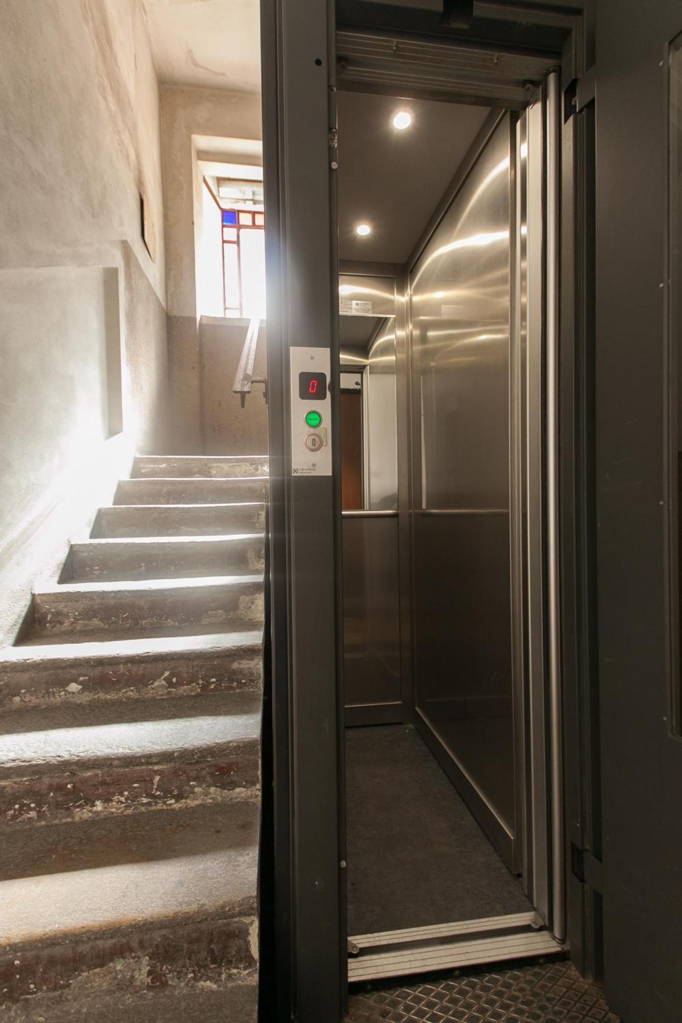 Amazing And New Penthouse In City Center 밀라노 외부 사진